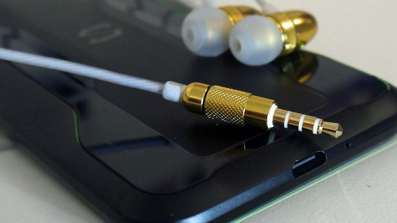 Black Shark вернет стандартный разъем для наушников в свои смартфоны &ndash; по просьбе пользователей