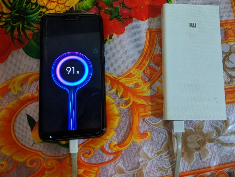 Обновление MIUI научит смартфоны Xiaomi заряжаться, как флагманский Mi 9