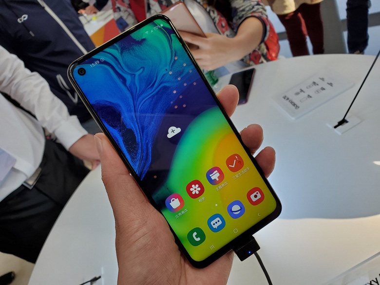 Samsung Galaxy A60 получил технологию Screen Sound, NFC, две камеры по 32 Мп, аккумулятор на 3500 мА•ч при цене менее 300 долларов - 1 Samsung Galaxy A60 получил технологию Screen Sound, NFC, две камеры по 32 Мп, аккумулятор на 3500 мА•ч при цене менее 300 долларов