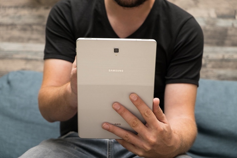 Больше iPad Mini и iPad Pro. Samsung выпустит Galaxy Fold с гибким дисплеем диагональю 8 и 13 дюймов