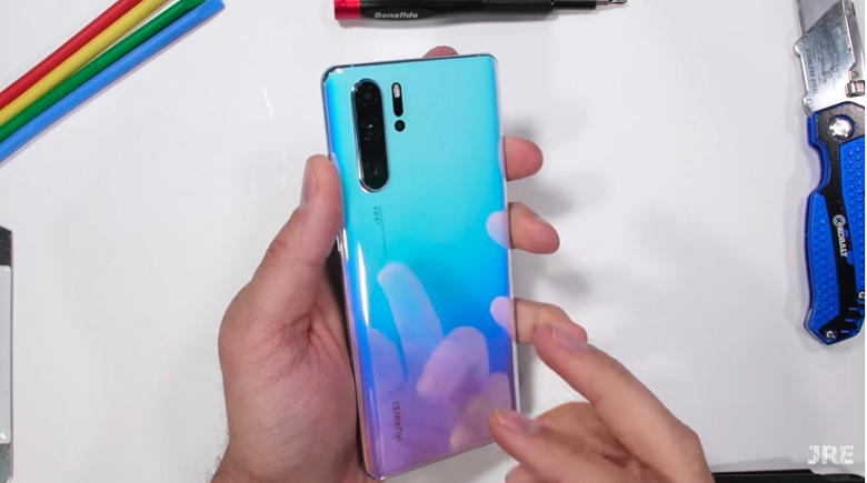 Видео дня: разборка показала, как устроена «перископная» камера Huawei P30 Pro 