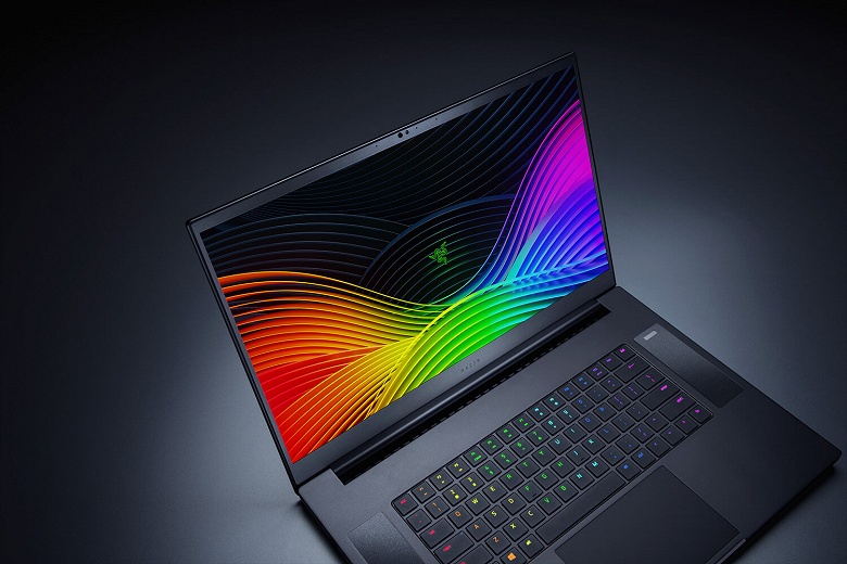 Геймерский ноутбук Razer Blade Pro 17 предлагает шестиядерный CPU Intel, видеокарты GeForce RTX и широкий набор портов - 2 Геймерский ноутбук Razer Blade Pro 17 предлагает шестиядерный CPU Intel, видеокарты GeForce RTX и широкий набор портов