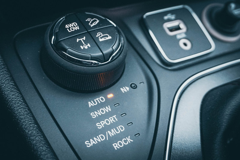 Буксировочные проушины jeep liberty. Пророчество пендора леталдиран. Уп. Следопыт тест. Тест драйв нового nissan pathfinder.