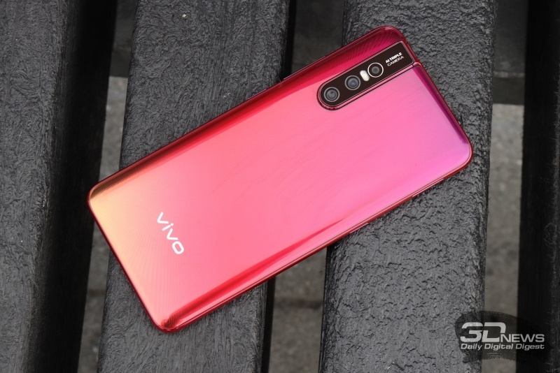 Новая статья: Обзор смартфона Vivo V15 Pro: самовыдвиженец