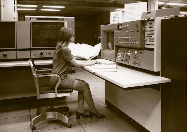 55 лет спустя: культовые консоли легендарных мейнфреймов IBM System-360 - 22 55 лет спустя: культовые консоли легендарных мейнфреймов IBM System-360 - 22