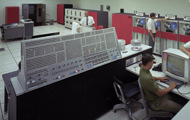55 лет спустя: культовые консоли легендарных мейнфреймов IBM System-360 - 23 55 лет спустя: культовые консоли легендарных мейнфреймов IBM System-360 - 23