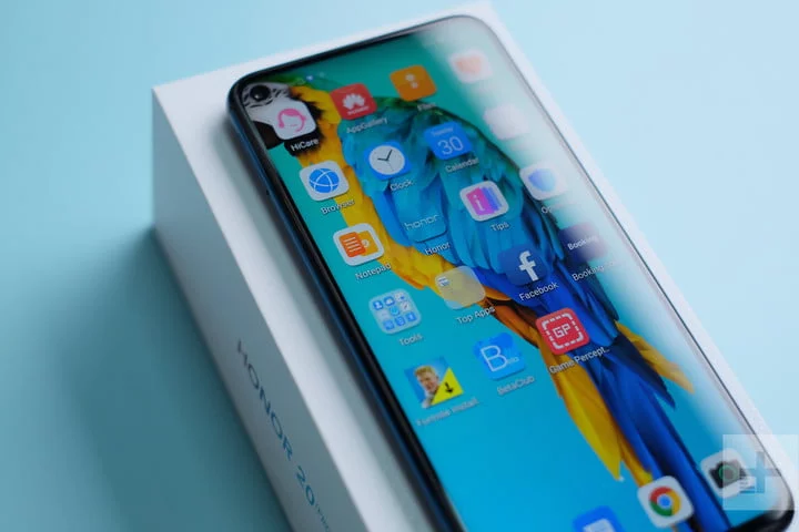 Новое качественное фото Honor 20 Pro и его упаковки