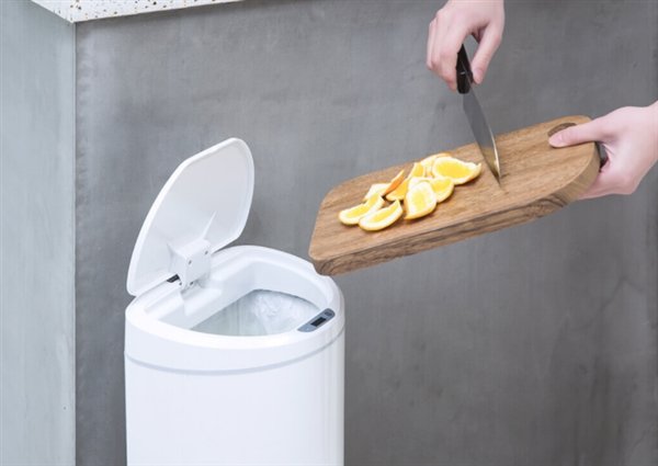 Умное мусорное ведро Xiaomi Ninestars Smart Trash Can стоит $19