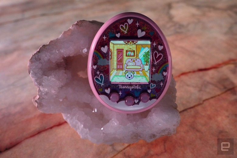 Иногда они возвращаются. Tamagotchi On обзавёлся цветным экраном и возможностью сопрягаться со смартфоном