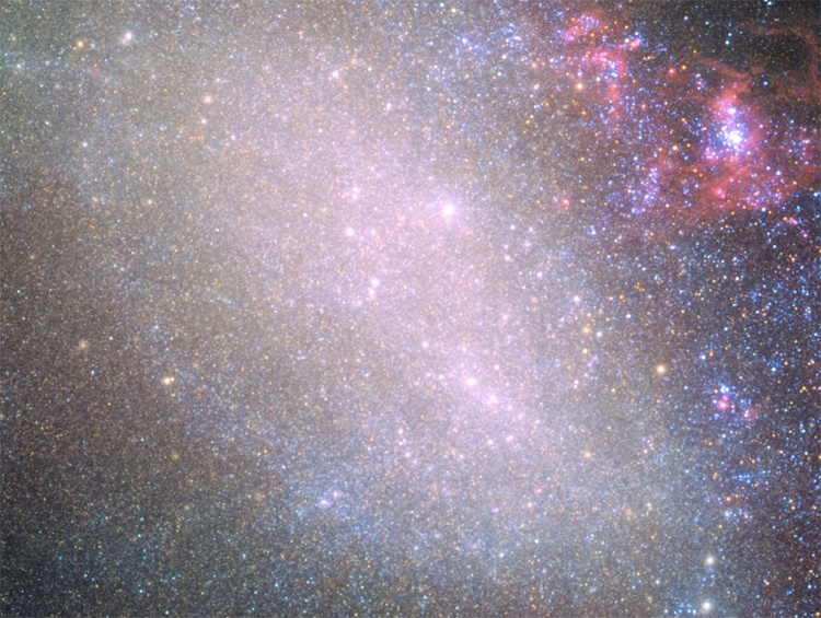 Фото дня: «двуликая» галактика удивительной красоты