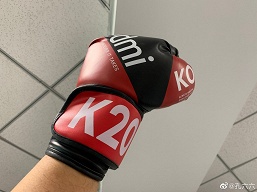 Это не шутка. Журналисты нашли боксерские перчатки в приглашении на презентацию Redmi K20 - 7 Это не шутка. Журналисты нашли боксерские перчатки в приглашении на презентацию Redmi K20