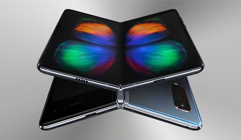 Это точно не Samsung Galaxy Fold или Galaxy Note10. Звание самого необычного смартфона Samsung второй половины 2019 получит другой аппарат