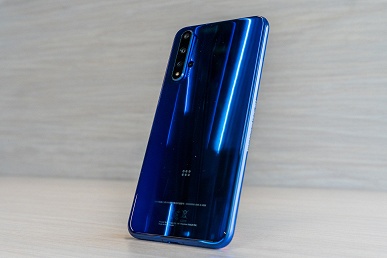 Смартфоны Honor 20 и Honor 20 Pro представлены официально, они оба оснащены четырехмодульными камерами