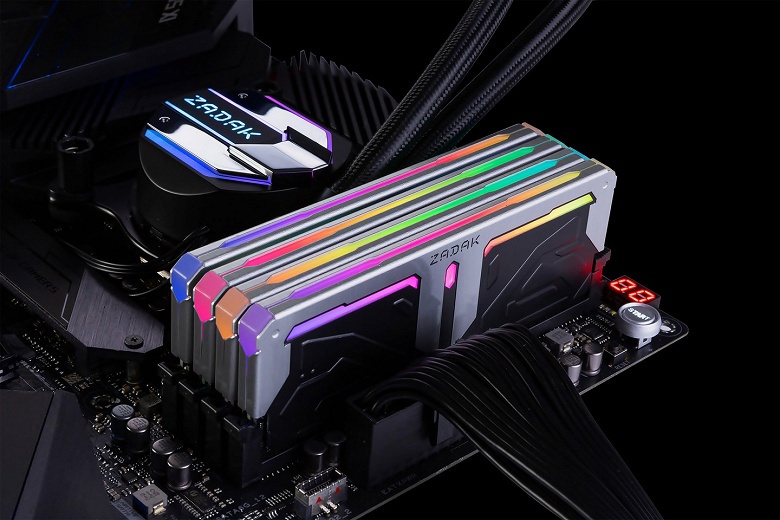 Модули памяти Zadak Spark RGB DDR4 доступны по одному и в наборах объемом до 64 ГБ