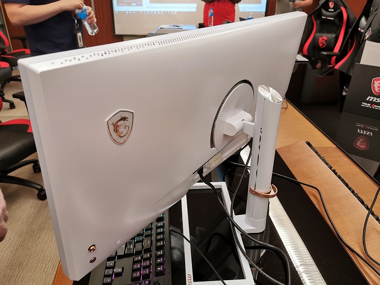 MSI показала новейший монитор PS341WU: диагональ 34 дюйма, разрешение 5120 x 2160 пикселей, HDR600 и охват 98% цветового пространства DCI-P3