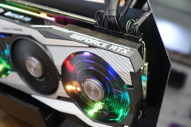 Фотогалерея дня: огромная видеокарта MSI GeForce RTX 2080 Ti Lightning 10th Anniversary - 2 Фотогалерея дня: огромная видеокарта MSI GeForce RTX 2080 Ti Lightning 10th Anniversary