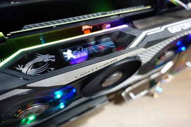 Фотогалерея дня: огромная видеокарта MSI GeForce RTX 2080 Ti Lightning 10th Anniversary - 3 Фотогалерея дня: огромная видеокарта MSI GeForce RTX 2080 Ti Lightning 10th Anniversary