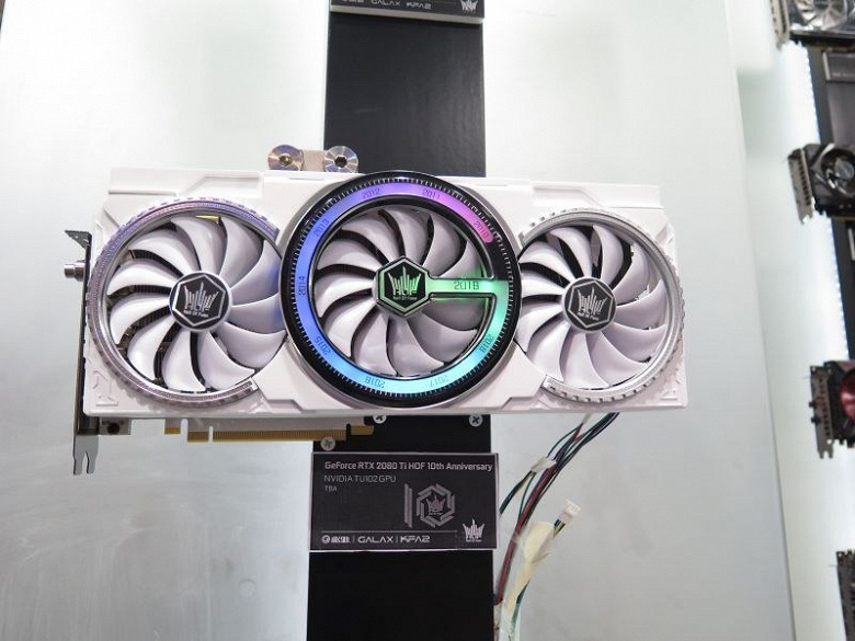 Galax GeForce RTX 2080 Ti HOF 10th Anniversary Edition — одна из самых огромных и красивых видеокарт в мире