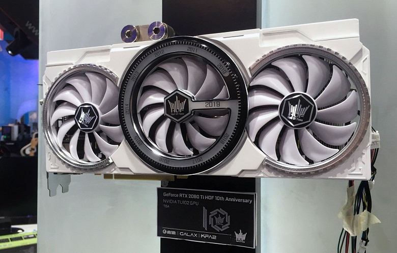 Galax GeForce RTX 2080 Ti HOF 10th Anniversary Edition — одна из самых огромных и красивых видеокарт в мире