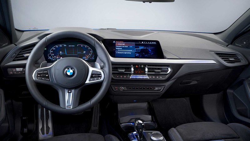 «Копейка» BMW радикально сменила компоновку