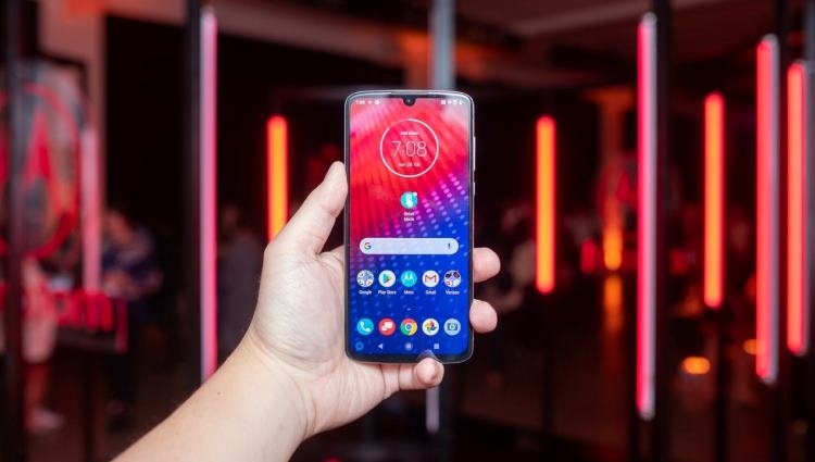 Moto Z4: смартфон среднего уровня с чипом Snapdragon 675 и 4 Гбайт ОЗУ