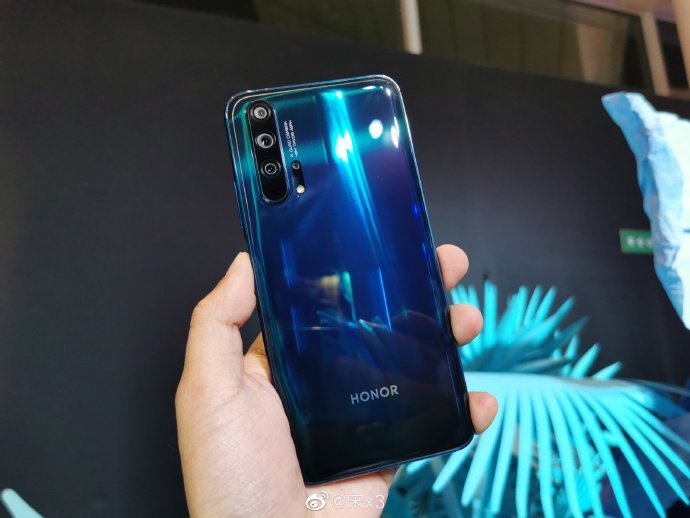 Удивительно низкие цены. Стартовали продажи смартфонов Honor 20 и Honor 20 Pro с квадрокамерами