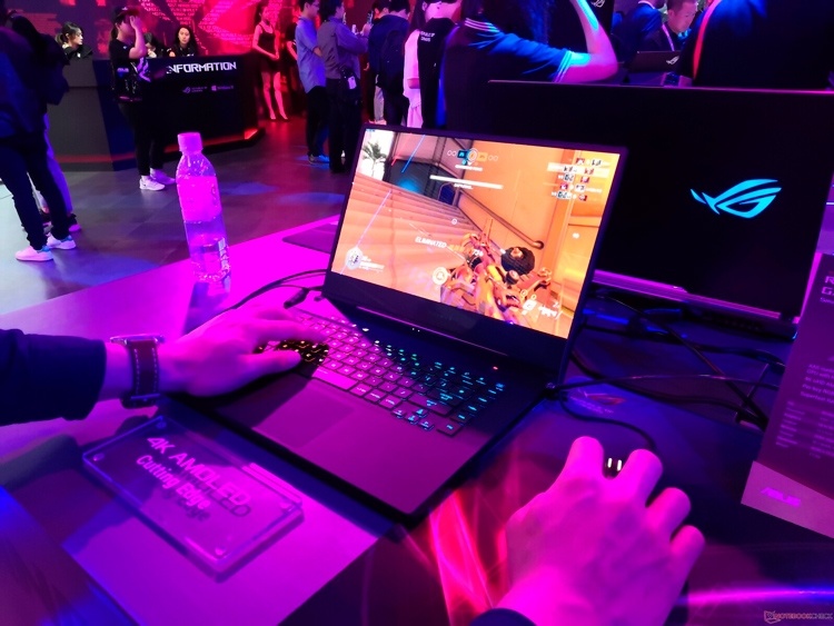 ASUS пока не будет оснащать ноутбуки OLED-дисплеями ASUS пока не будет оснащать ноутбуки OLED-дисплеями