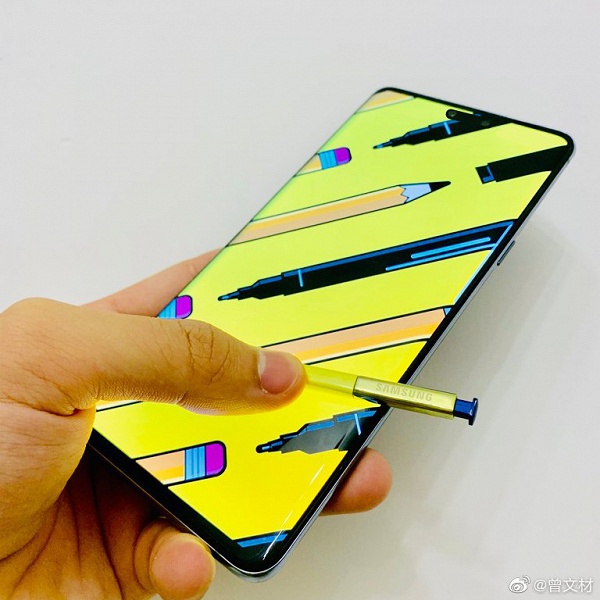 Реалистичные изображения Samsung Galaxy Note10