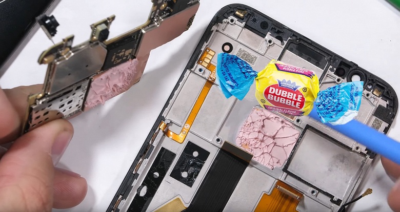 Разборка смартфона Nubia Red Magic 3: крошечный вентилятор, светодиодная лента и розовая термопаста