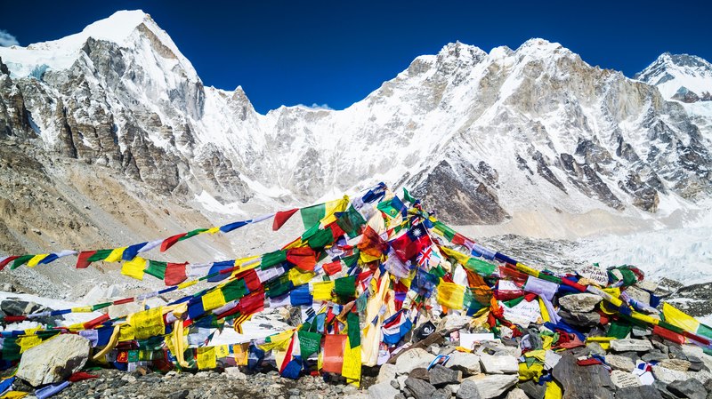 Зачем люди «покоряют» Эверест и почему гибнут в очереди на восхождение