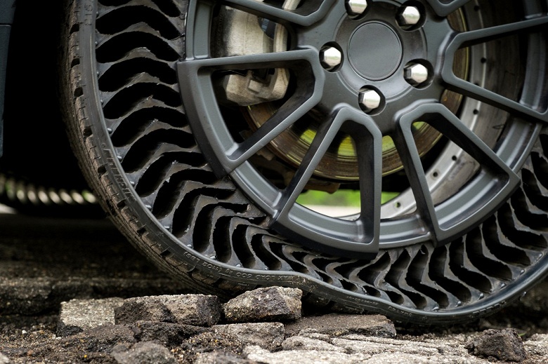Michelin и General Motors показали безвоздушную шину Uptis Prototype, которая появится на серийных авто уже через пять лет