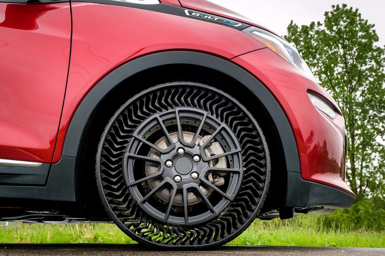 Michelin и General Motors показали безвоздушную шину Uptis Prototype, которая появится на серийных авто уже через пять лет