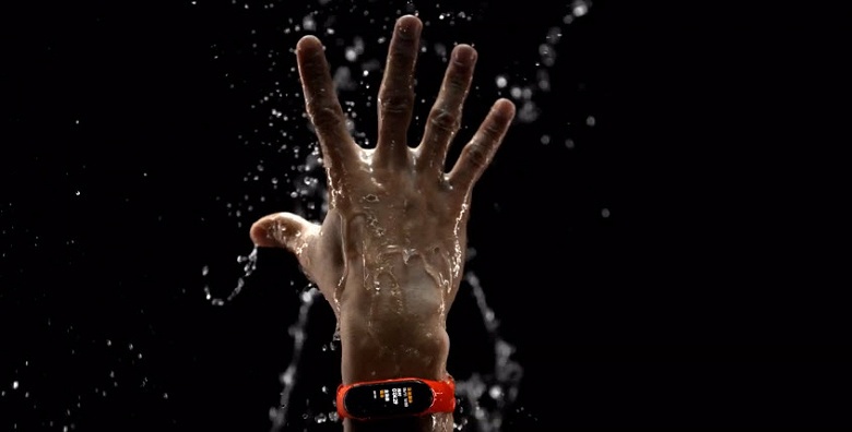 Видео дня: возможности фитнес-браслета Xiaomi Mi Band 4 - 2 Видео дня: возможности фитнес-браслета Xiaomi Mi Band 4