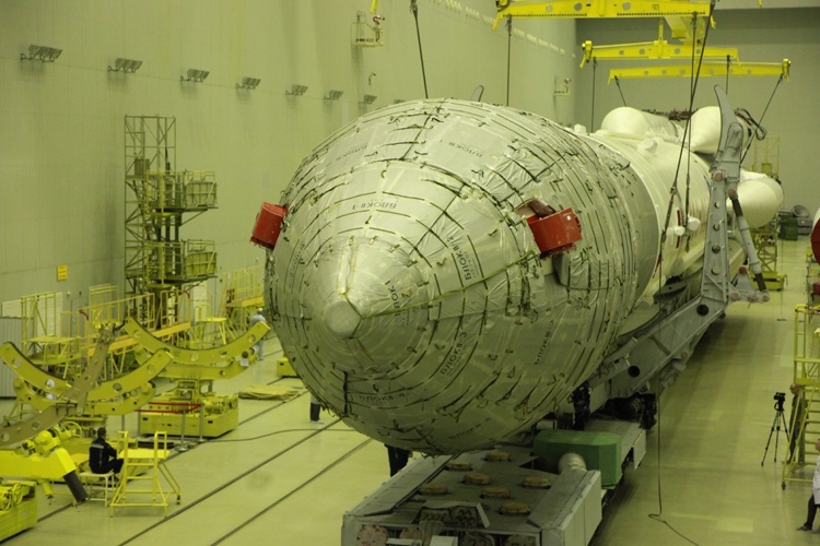 Ракета «Протон-М» с обсерваторией «Спектр-РГ» установлена на старте