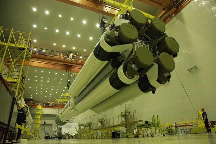 Ракета «Протон-М» с обсерваторией «Спектр-РГ» установлена на старте