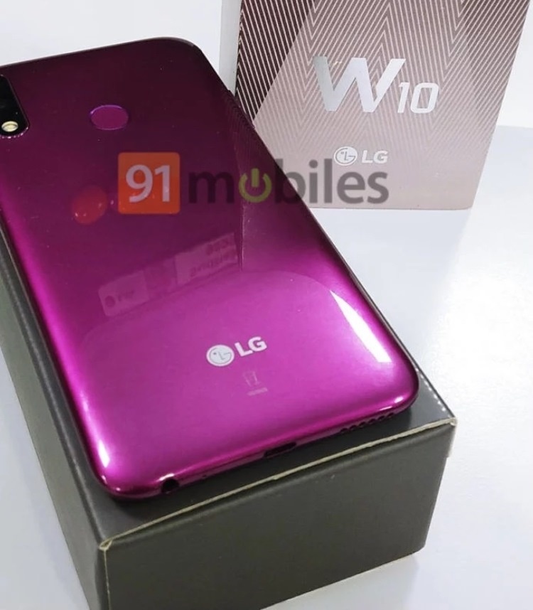 Смартфон LG W10 показался на «живых» фото