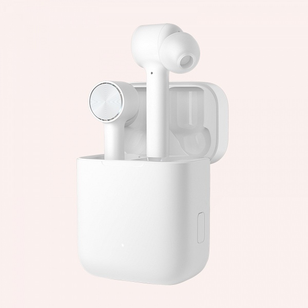 Вдвое дешевле AirPods. В России представлены полностью беспроводные наушники Xiaomi Mi True Wireless Earphones