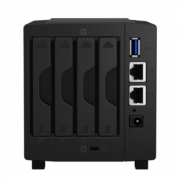 Производитель называет хранилище с сетевым подключением Synology DiskStation DS419slim &laquo;персональным облаком на ладони&raquo;