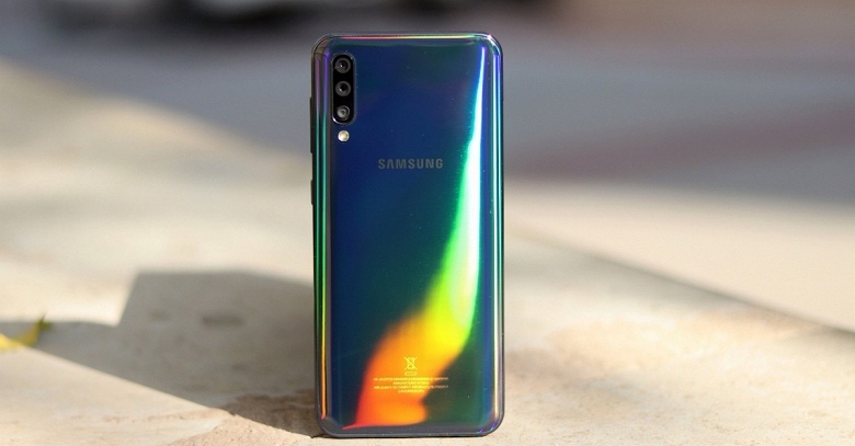 Смартфон Samsung Galaxy A50 неожиданно получил ночной режим и режим съёмки видео Super Slow-mo - 1 Смартфон Samsung Galaxy A50 неожиданно получил ночной режим и режим съёмки видео Super Slow-mo