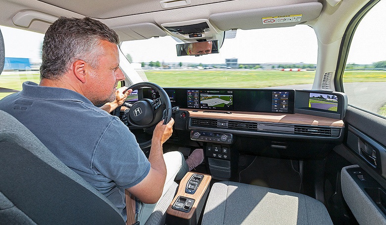 Задний привод и 150 л.с. Стали известны характеристики городского электромобиля Honda e