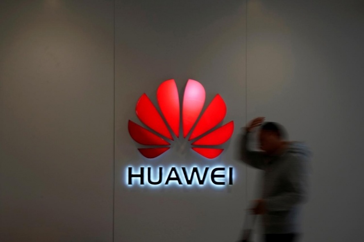 Вашингтон отклонит большинство заявок американских фирм на поставки для Huawei