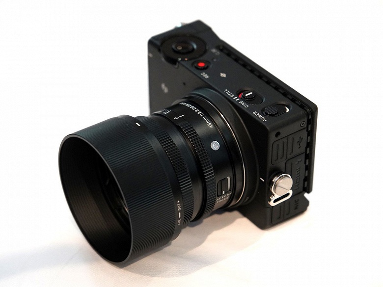 Анонсирован выпуск сверхкомпактной полнокадровой камеры Sigma fp с креплением L