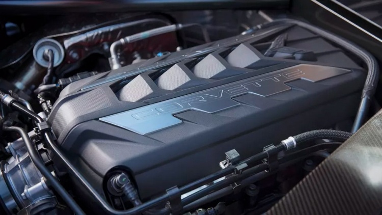 Chevrolet Corvette C8 может стать полноприводным гибридом