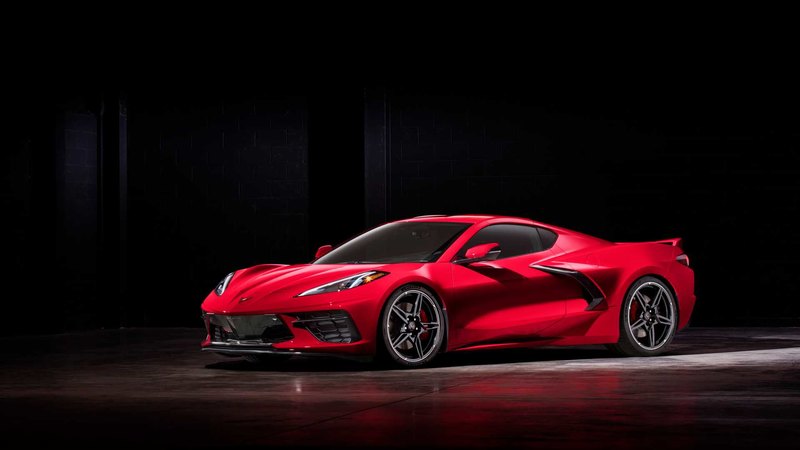 Chevrolet Corvette впервые стал среднемоторным