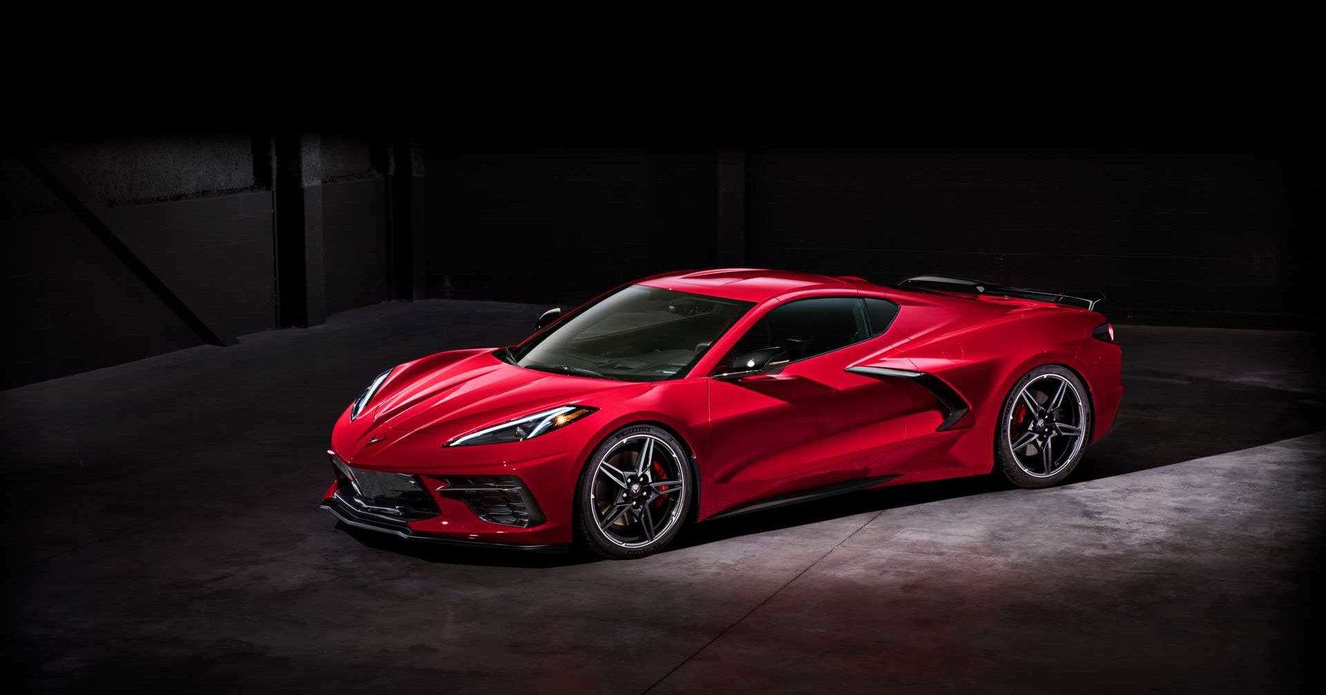 Chevrolet Corvette впервые стал среднемоторным