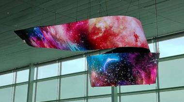 LG установила в аэропорту Инчхона необычную вывеску из панелей OLED