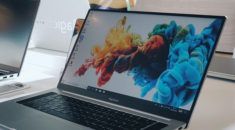Фотогалерея дня: живые снимки ноутбука Honor MagicBook Pro со всех сторон