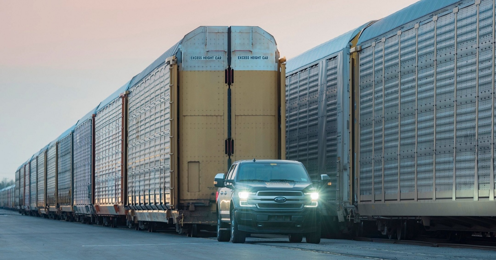 Может ли пикап буксировать поезд? Отвечает главный инженер Ford F-150