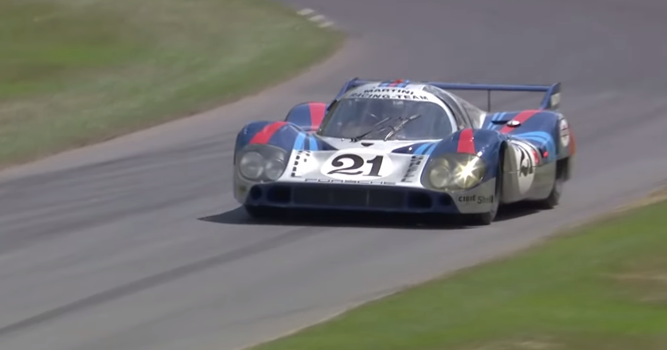 Легендарный Porsche 917 преодолевает трассу в Гудвуде: видео