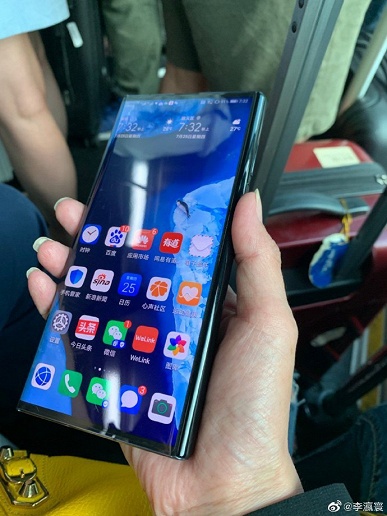 Галерея дня: глава Huawei продемонстрировал изменённый дизайн складного смартфона Mate X - 5 Галерея дня: глава Huawei продемонстрировал изменённый дизайн складного смартфона Mate X